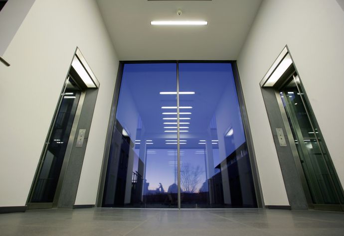 Häfelein & Windeck Aufzugbau, Aufzug für Büro und Geschäft