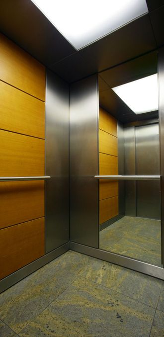 Häfelein & Windeck Aufzugbau, Aufzug für Büro und Geschäft