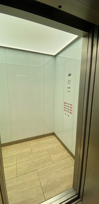 Häfelein & Windeck Aufzugbau, Aufzug für Büro und Geschäft